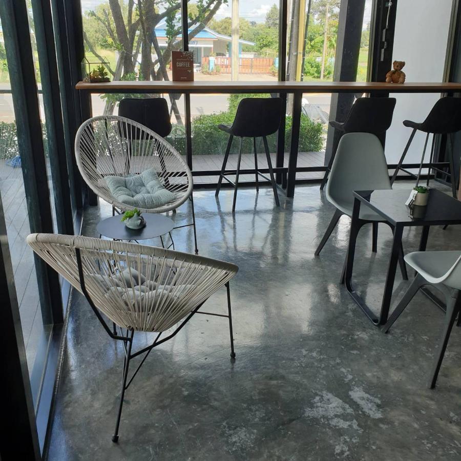 De Vine House Hotel Roi Et Buitenkant foto