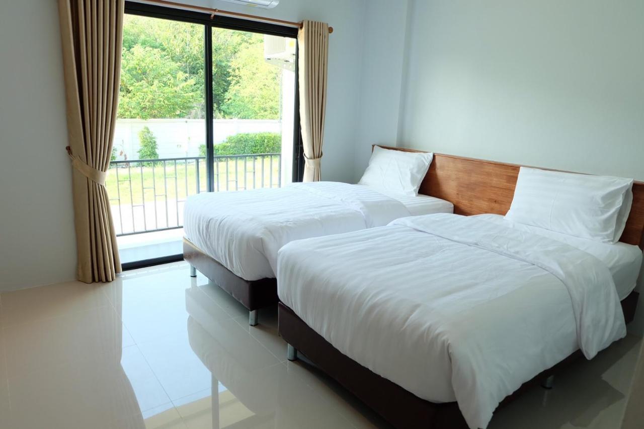 De Vine House Hotel Roi Et Buitenkant foto