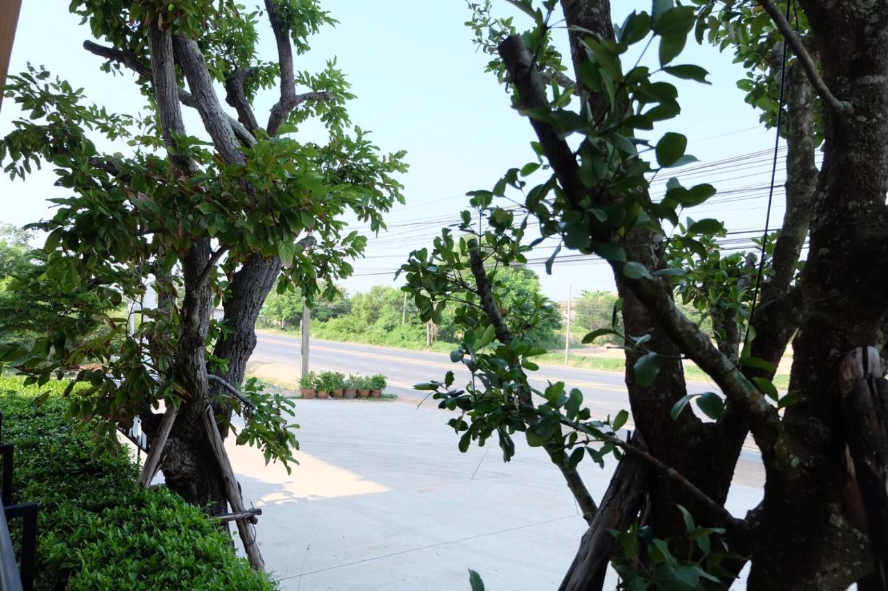De Vine House Hotel Roi Et Buitenkant foto
